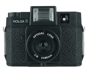 Фотоаппарат Holga 120FN со встроенной вспышкой